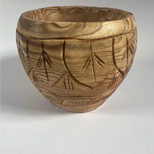 KICKING BIRD Gregory Warren Pottery Bowl Native American BEAD FEATHER stash